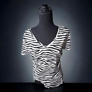 NY&CO V-Neck Zebar T-Shirt